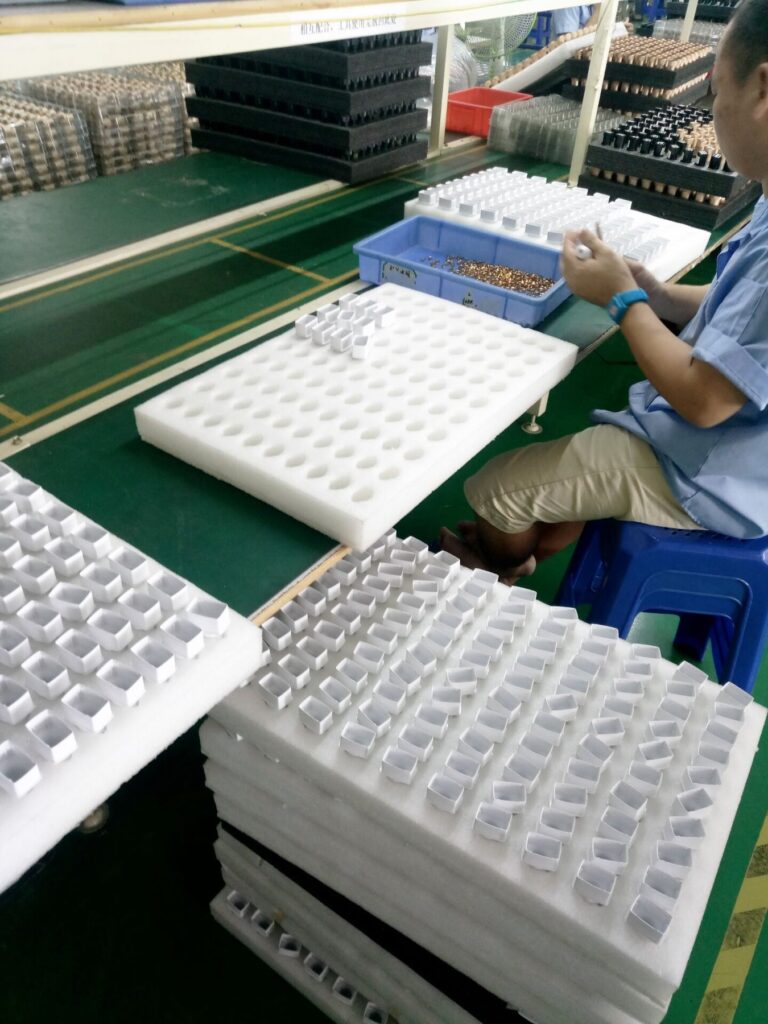 DALESH factory packaging line for mobile accessories