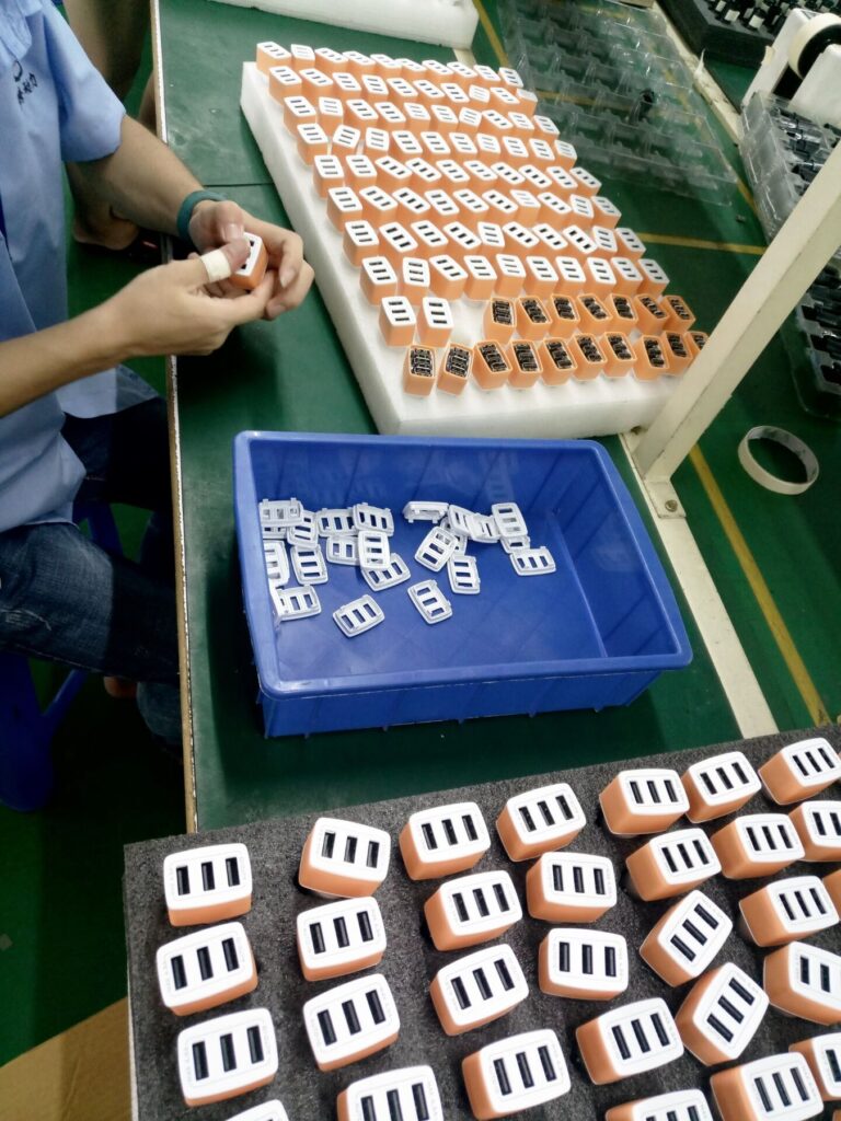 DALESH factory product assembly and packaging work